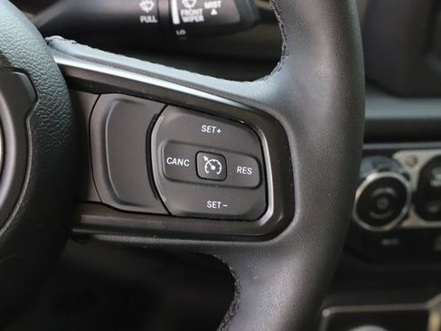 Used 2023 Jeep Gladiator Sport image 23