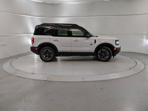 New 2025 Ford Bronco Sport Outer Banks image 2