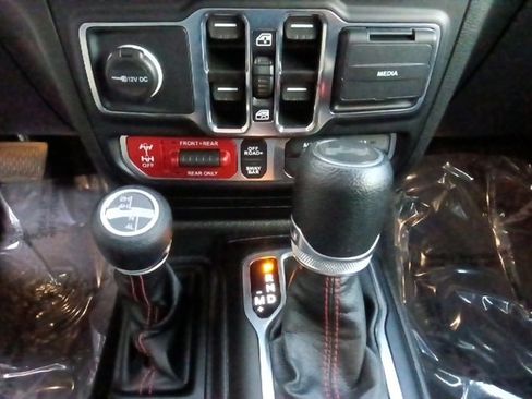 Used 2023 Jeep Wrangler Unlimited Rubicon image 24