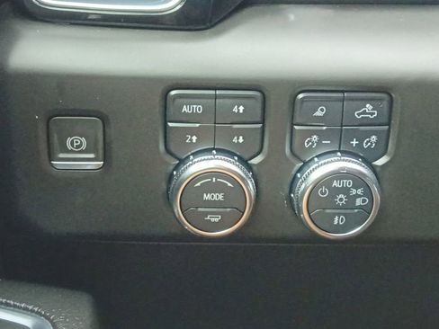 Used 2024 GMC Sierra 2500 Denali w/ Denali Reserve Package image 12