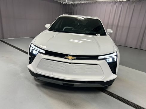 Used 2024 Chevrolet Blazer EV LT AWD/4WD image 2