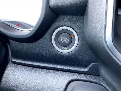 New 2026 RAM 1500 4x4 Crew Cab image 18