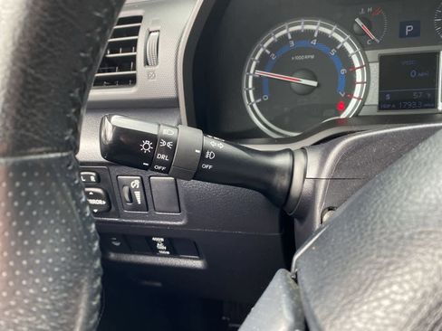 Used 2018 Toyota 4Runner SR5 Premium AWD/4WD image 23