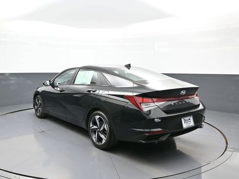 Used 2023 Hyundai Elantra SEL w/ Convenience Package image 8