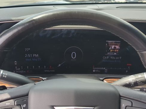 Certified 2022 Cadillac Escalade Luxury AWD/4WD image 10