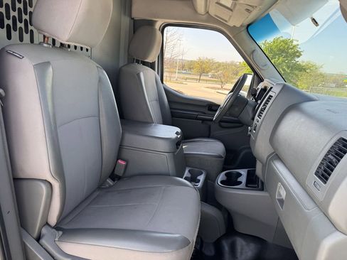 Used 2020 Nissan NV 2500 SV image 24
