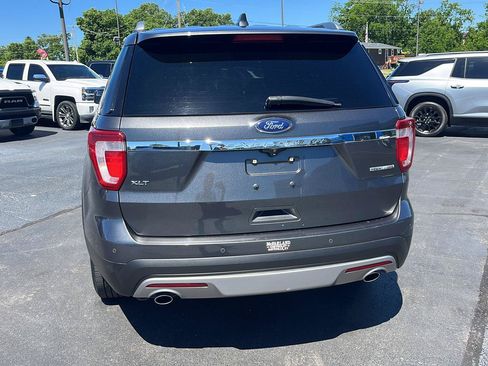 Used 2016 Ford Explorer XLT FWD image 4