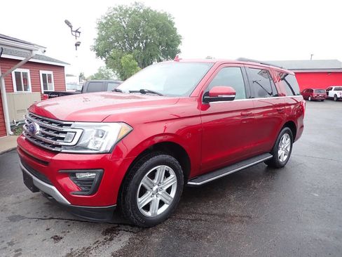 Used 2019 Ford Expedition XLT w/ Equipment Group 202A AWD/4WD image 3