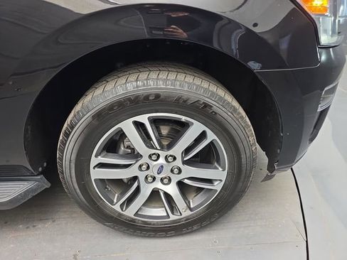Used 2024 Ford Expedition Limited image 12