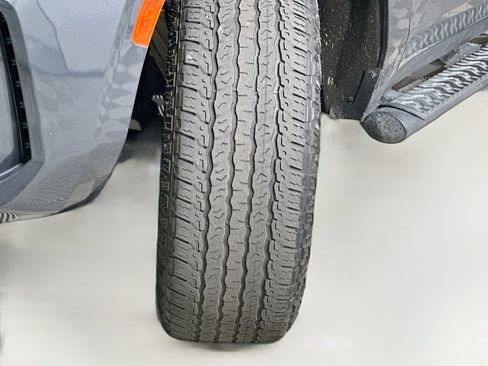 Used 2022 Chevrolet Suburban Z71 w/ Luxury Package image 25