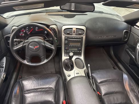 Used 2005 Chevrolet Corvette Coupe RWD image 19