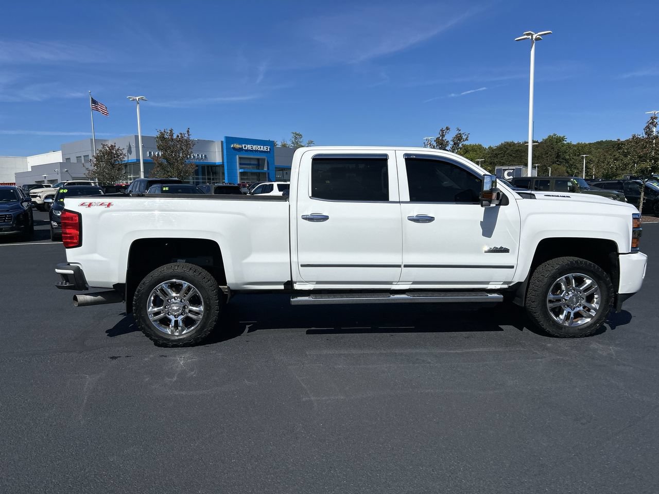 Used 2017 Chevrolet Silverado 2500 High Country w/ Duramax Plus Package AWD/4WD image 8
