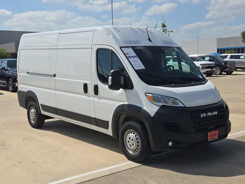 Used 2026 RAM ProMaster 2500 w/ Convenience Group FWD image 2