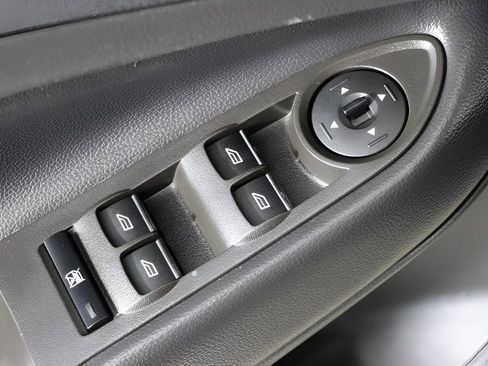 Used 2018 Ford Escape SE FWD image 16