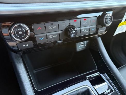 New 2026 Jeep Compass Limited AWD/4WD image 28