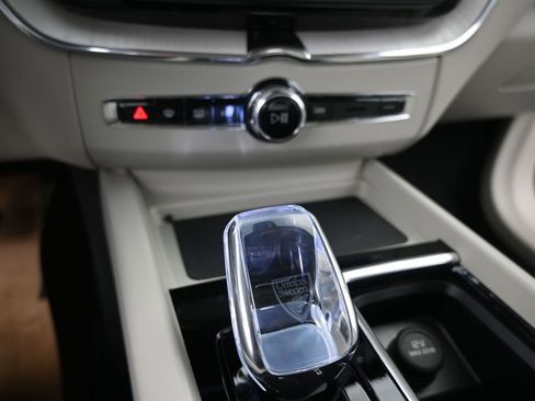 New 2026 Volvo XC60 B5 Ultra w/ Protection Package Premier image 24