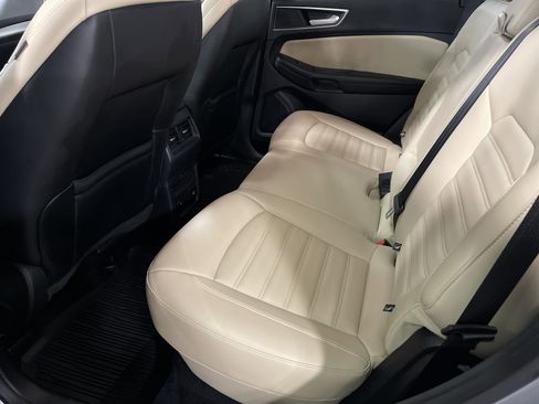 Used 2024 Ford Edge SEL w/ Convenience Package image 11