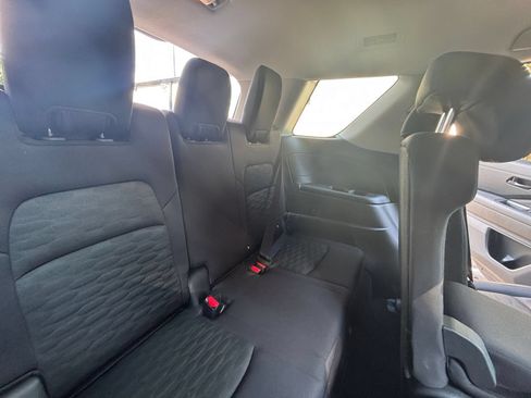 Used 2026 Nissan Pathfinder SV AWD/4WD image 21