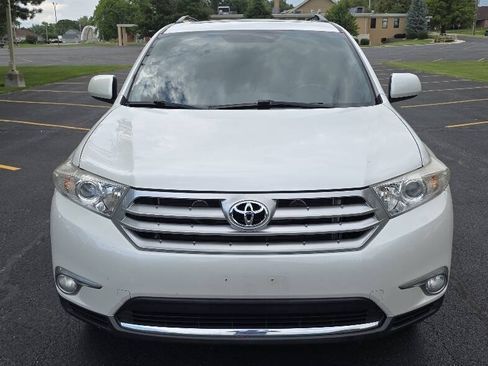 Used 2011 Toyota Highlander SE w/ Tow Pkg AWD/4WD image 8