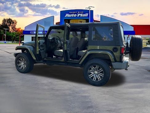 Used 2009 Jeep Wrangler Unlimited Sahara w/ Dual Top Group AWD/4WD image 24