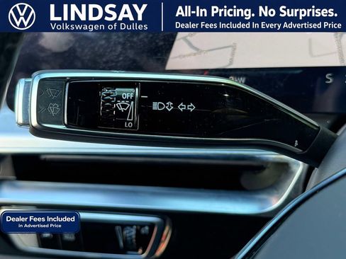 Used 2025 Cadillac Lyriq Luxury AWD/4WD image 29
