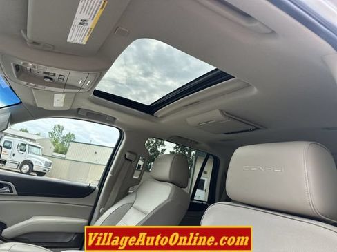 Used 2018 GMC Yukon Denali w/ Open Road Package AWD/4WD image 22