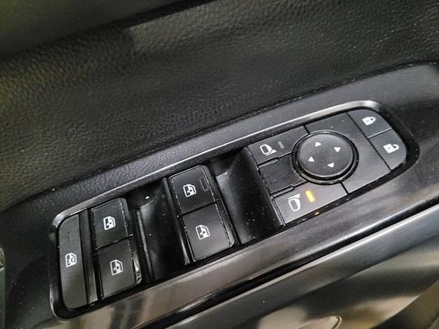 Used 2022 Nissan Pathfinder SL w/ SL Black Package AWD/4WD image 27