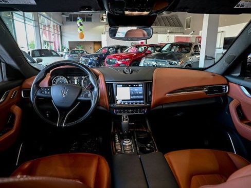 Used 2022 Maserati Levante GT image 27