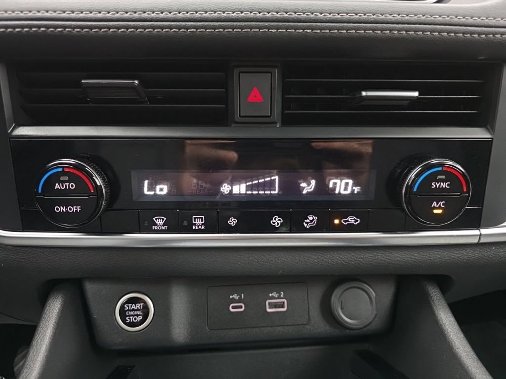 Used 2023 Nissan Rogue SV AWD/4WD image 33