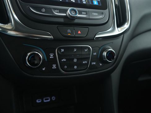 Used 2024 Chevrolet Equinox LT image 23