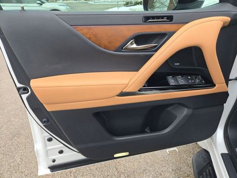 Used 2023 Lexus LX 600 4WD w/ Accessory Package (Z1) image 24