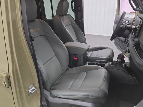 Used 2025 Jeep Gladiator Mojave image 27