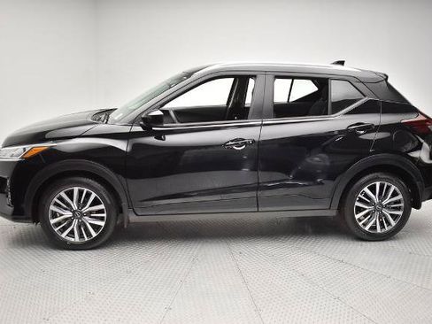 Certified 2024 Nissan Kicks SV FWD image 8