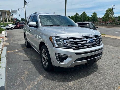 Used 2018 Ford Expedition Limited AWD/4WD image 3