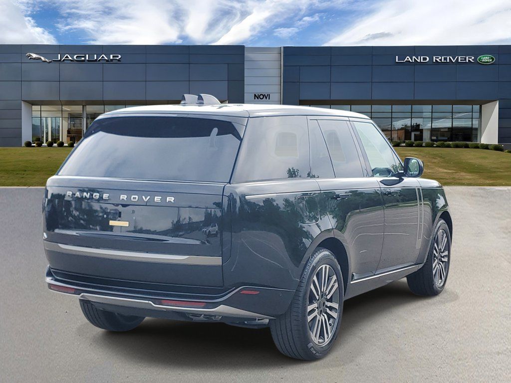 New 2026 Land Rover Range Rover SE AWD/4WD image 3