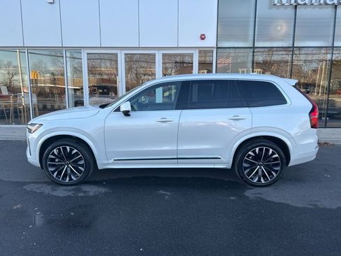 Used 2025 Volvo XC90 B6 Plus image 2