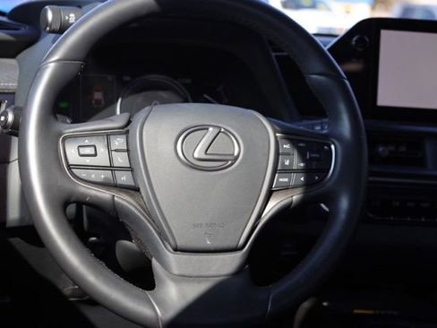 Used 2024 Lexus UX 250h F Sport image 32