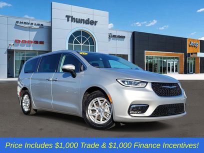 Used 2023 Chrysler Pacifica Touring-L