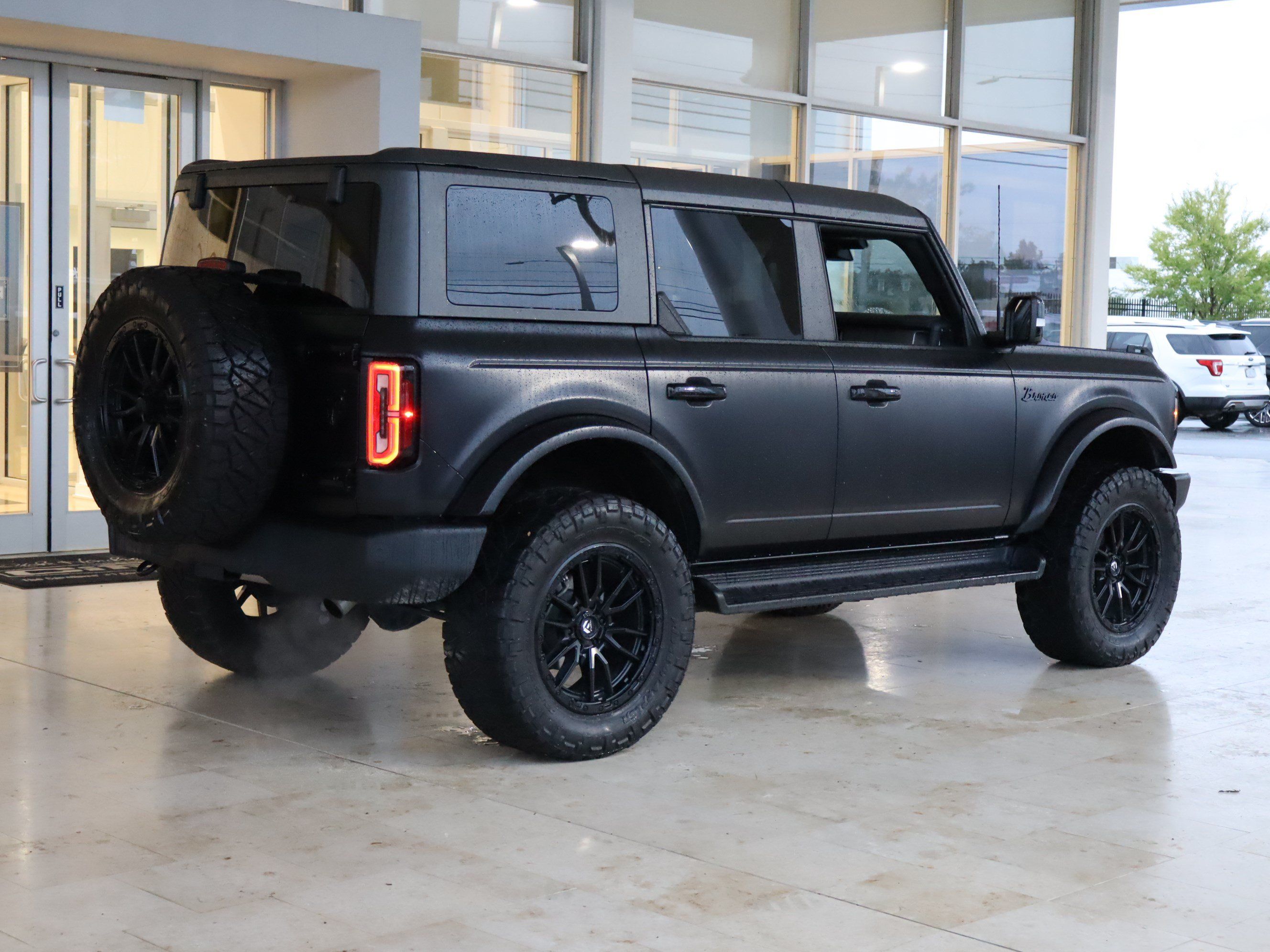 Used 2025 Ford Bronco Outer Banks w/ Matte Film Protection Package AWD/4WD image 10