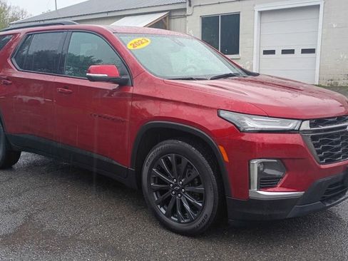 Used 2023 Chevrolet Traverse RS w/ LPO, Floor Liner Package AWD/4WD image 1