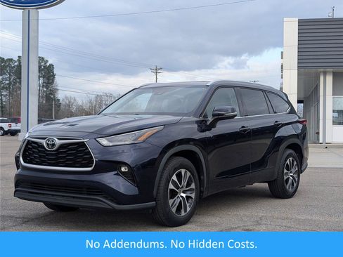 Used 2022 Toyota Highlander XLE FWD image 1