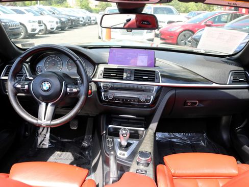 Used 2020 BMW M4 Convertible w/ Executive Package image 43