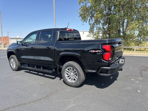 New 2026 Chevrolet Colorado LT w/ LT Convenience Package AWD/4WD image 2