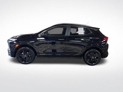 Used 2024 Buick Encore GX Sport Touring AWD/4WD image 2