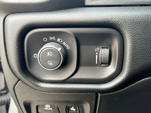Used 2020 RAM 1500 Big Horn AWD/4WD image 17