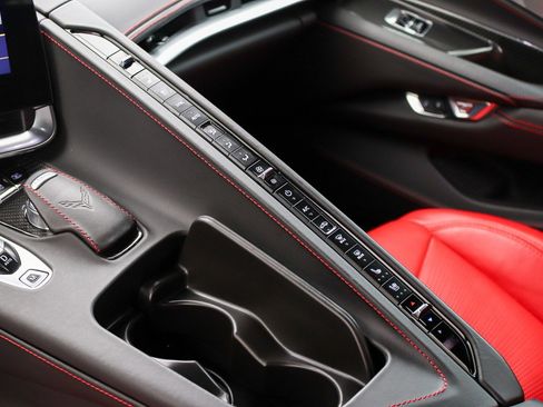 Used 2021 Chevrolet Corvette Stingray Premium Conv w/ Z51 Performance Package RWD image 28