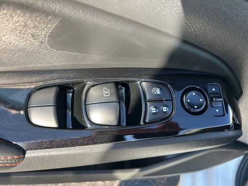 Used 2024 Nissan Altima 2.5 SR image 16