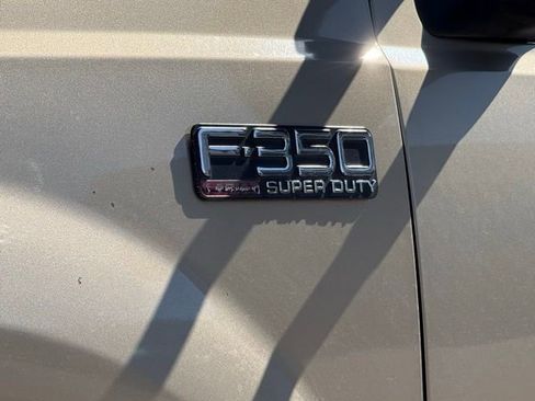 Used 2001 Ford F350 XLT image 9