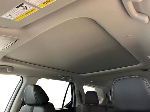 New 2025 Honda Pilot Touring image 21