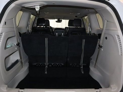 Used 2024 Chrysler Pacifica Touring-L image 16